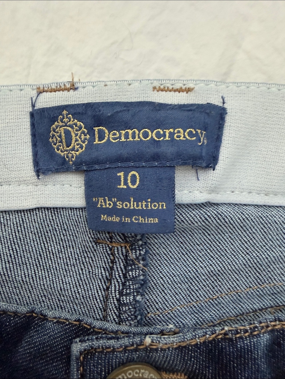 Democracy Women's Dark Wash Stretch Crop Jeans